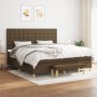 Cama box spring con colchón tela marrón oscuro 200x200 cm de , Camas y somieres - Ref: Foro24-3137504, Precio: 716,45 €, Desc...