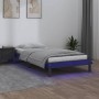 Estructura de cama con LED madera maciza gris 90x200 cm de , Camas y somieres - Ref: Foro24-820593, Precio: 126,61 €, Descuen...