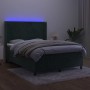 Cama box spring colchón y LED terciopelo verde oscuro 140x190cm de , Camas y somieres - Ref: Foro24-3139442, Precio: 539,35 €...