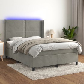 Cama box spring colchón y LED terciopelo gris claro 140x190 cm de , Camas y somieres - Ref: Foro24-3139499, Precio: 532,27 €,...