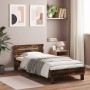 Cama con cabecero madera de ingeniería roble ahumado 90x190 cm de , Camas y somieres - Ref: Foro24-838565, Precio: 75,84 €, D...