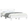 Estructura cama con cabecero madera ingeniería blanco 135x190cm de , Camas y somieres - Ref: Foro24-3207441, Precio: 128,01 €...