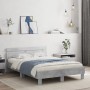 Cama con cabecero madera de ingeniería gris hormigón 135x190 cm de , Camas y somieres - Ref: Foro24-3207444, Precio: 139,77 €...