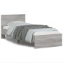 Cama con cabecero madera de ingeniería gris Sonoma 90x200 cm de , Camas y somieres - Ref: Foro24-838629, Precio: 92,24 €, Des...