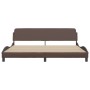 Estructura de cama cabecero cuero sintético marrón 200x200 cm de , Camas y somieres - Ref: Foro24-373260, Precio: 164,09 €, D...