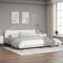 Estructura de cama cabecero cuero sintético blanco 200x200 cm de , Camas y somieres - Ref: Foro24-373259, Precio: 164,09 €, D...