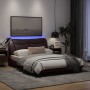 Estructura de cama con luces LED tela marrón oscuro 140x190 cm de , Camas y somieres - Ref: Foro24-3213700, Precio: 213,17 €,...