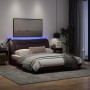 Estructura de cama con luces LED tela marrón oscuro 160x200 cm de , Camas y somieres - Ref: Foro24-3213714, Precio: 271,96 €,...