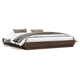 Estructura de cama con luces LED roble marrón 200x200 cm de , Camas y somieres - Ref: Foro24-3209771, Precio: 182,83 €, Descu...