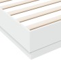 Estructura de cama madera de ingeniería blanca 200x200 cm de , Camas y somieres - Ref: Foro24-3209828, Precio: 153,16 €, Desc...