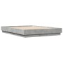 Estructura de cama madera de ingeniería gris hormigón 135x190cm de , Camas y somieres - Ref: Foro24-3209880, Precio: 131,60 €...