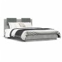 Estructura de cama cabecero luces LED gris hormigón 135x190 cm de , Camas y somieres - Ref: Foro24-3210048, Precio: 185,19 €,...