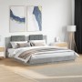 Cama con cabecero madera ingeniería gris hormigón 200x200 cm de , Camas y somieres - Ref: Foro24-3209894, Precio: 238,16 €, D...