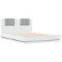 Estructura cama con cabecero madera ingeniería blanco 120x200cm de , Camas y somieres - Ref: Foro24-3209926, Precio: 160,97 €...