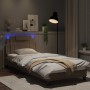 Estructura de cama con LED cuero sintético capuchino 90x200 cm de , Camas y somieres - Ref: Foro24-3213998, Precio: 167,86 €,...