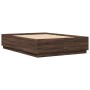 Estructura cama con luces LED madera marrón roble 160x200 cm de , Camas y somieres - Ref: Foro24-3209603, Precio: 188,68 €, D...