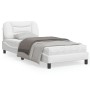 Estructura cama con luces LED cuero sintético blanco 90x200 cm de , Camas y somieres - Ref: Foro24-3213907, Precio: 175,16 €,...