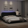 Estructura de cama con luz LED cuero PE negro blanco 180x200 cm de , Camas y somieres - Ref: Foro24-3213953, Precio: 250,34 €...