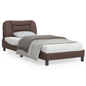 Estructura de cama con cabecero cuero sintético marrón 90x200cm de , Camas y somieres - Ref: Foro24-3207976, Precio: 157,99 €...