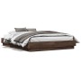 Estructura de cama con luces LED roble marrón 135x190 cm de , Camas y somieres - Ref: Foro24-3209820, Precio: 143,57 €, Descu...