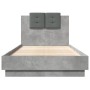 Cama con cabecero madera de ingeniería gris hormigón 75x190 cm de , Camas y somieres - Ref: Foro24-3209978, Precio: 141,56 €,...