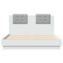 Estructura cama con cabecero madera ingeniería blanco 120x190cm de , Camas y somieres - Ref: Foro24-3209961, Precio: 176,45 €...