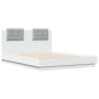 Estructura cama con cabecero madera ingeniería blanco 135x190cm de , Camas y somieres - Ref: Foro24-3209954, Precio: 185,05 €...