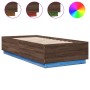 Estructura de cama con luces LED madera roble marrón 90x200 cm de , Camas y somieres - Ref: Foro24-3209638, Precio: 133,75 €,...