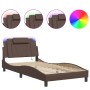 Estructura cama con luces LED cuero sintético marrón 100x200 cm de , Camas y somieres - Ref: Foro24-3214003, Precio: 155,63 €...