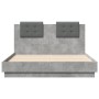 Cama con cabecero madera de ingeniería gris hormigón 135x190 cm de vidaXL, Camas y somieres - Ref: Foro24-3209957, Precio: 17...