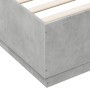 Estructura de cama madera de ingeniería gris hormigón 150x200cm de vidaXL, Camas y somieres - Ref: Foro24-3209698, Precio: 14...