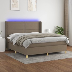 Boxspringbett mit Matratze und LED-Leuchten taupegrauer Stoff 180x200 cm von vidaXL, Betten und Lattenroste - Ref: Foro24-313...