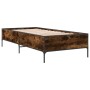 Estructura cama madera ingeniería metal roble humo 75x190 cm de vidaXL, Camas y somieres - Ref: Foro24-844993, Precio: 84,99 ...