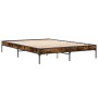 Estructura cama madera ingeniería metal roble ahumado 150x200cm de vidaXL, Camas y somieres - Ref: Foro24-845013, Precio: 105...