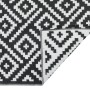 Black and white PP outdoor rug 140x200 cm by vidaXL, Outdoor protectors - Ref: Foro24-368576, Price: 30,01 €, Discount: %