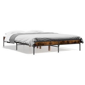 Estructura cama madera ingeniería metal roble ahumado 135x190cm de vidaXL, Camas y somieres - Ref: Foro24-845043, Precio: 100...