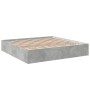 Estructura de cama madera de ingeniería gris hormigón 180x200cm de vidaXL, Camas y somieres - Ref: Foro24-3280996, Precio: 13...