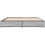 Estructura cama madera ingeniería metal gris Sonoma 160x200 cm de vidaXL, Camas y somieres - Ref: Foro24-3279835, Precio: 133...