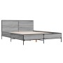 Estructura cama madera ingeniería metal gris Sonoma 150x200 cm de vidaXL, Camas y somieres - Ref: Foro24-3280005, Precio: 170...