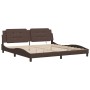 Estructura cama con luces LED cuero sintético marrón 200x200 cm de , Camas y somieres - Ref: Foro24-3214133, Precio: 215,31 €...