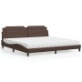 Cama con colchón cuero sintético marrón 200x200 cm de , Camas y somieres - Ref: Foro24-3208889, Precio: 437,02 €, Descuento: %