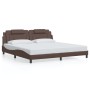 Estructura cama con luces LED cuero sintético marrón 200x200 cm de , Camas y somieres - Ref: Foro24-3214045, Precio: 227,99 €...