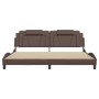 Estructura cama con luces LED cuero sintético marrón 200x200 cm de , Camas y somieres - Ref: Foro24-3214045, Precio: 227,99 €...