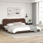 Estructura de cama cabecero cuero sintético marrón 200x200 cm de , Camas y somieres - Ref: Foro24-3208025, Precio: 246,43 €, ...