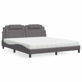 Cama con colchón cuero sintético gris 180x200 cm de , Camas y somieres - Ref: Foro24-3208813, Precio: 453,01 €, Descuento: %