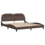 Estructura cama con luces LED cuero sintético marrón 180x200 cm de , Camas y somieres - Ref: Foro24-3214038, Precio: 238,83 €...