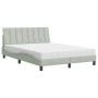 Cama con colchón terciopelo gris claro 140x200 cm de , Camas y somieres - Ref: Foro24-3208598, Precio: 428,57 €, Descuento: %