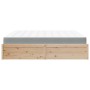 Cama con colchón madera maciza de pino 200x200 cm de , Camas y somieres - Ref: Foro24-3281922, Precio: 472,43 €, Descuento: %