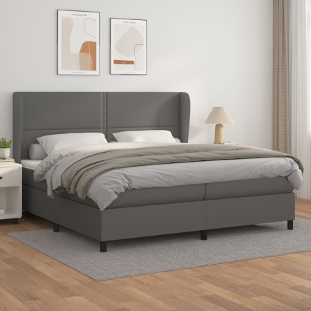 Cama box spring con colchón cuero sintético gris 200x200 cm de , Camas y somieres - Ref: Foro24-3128995, Precio: 698,99 €, De...