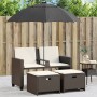 Zweiplätziges Gartensofa mit Sonnenschirm und Hockern aus braunem PE-Rattan. von , Outdoor-Sofas - Ref: Foro24-365884, Preis:...